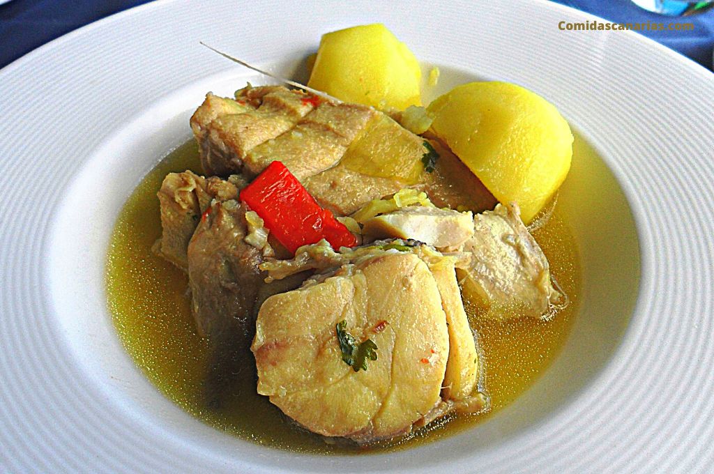 Caldo de pescado - Comidas Canarias